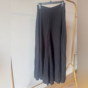 Lulu's Classic Black Wide Legged Pants